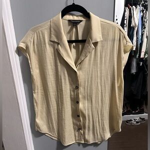 Banana Republic Light Yellow Button-Down Shirt